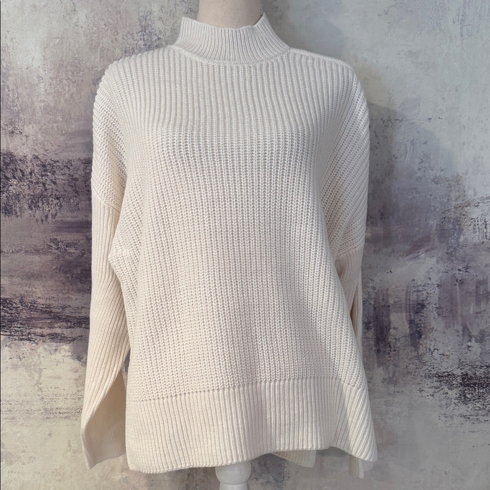 Sanctuary Elegant Cream Sweater one cold shoulder size medium